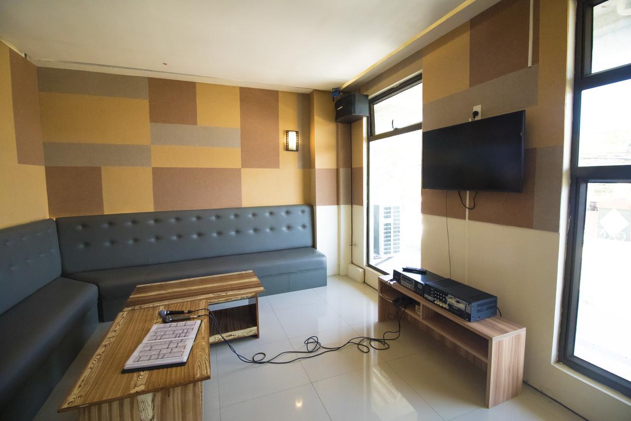 Baypark Hotel Calbayog Buitenkant foto