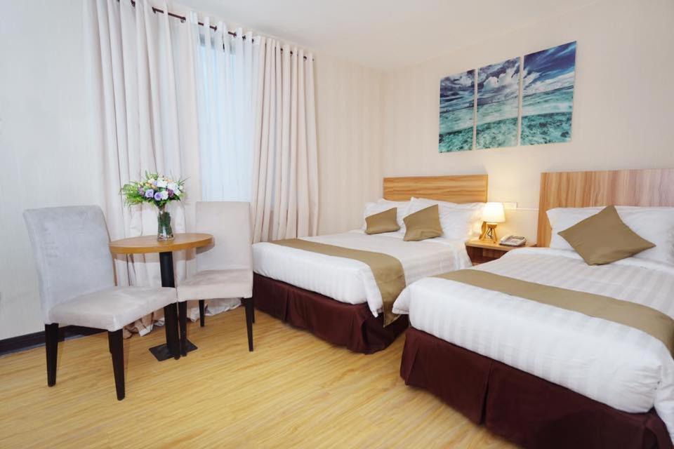 Baypark Hotel Calbayog Buitenkant foto