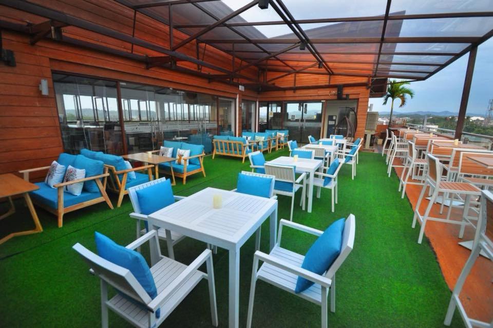 Baypark Hotel Calbayog Buitenkant foto