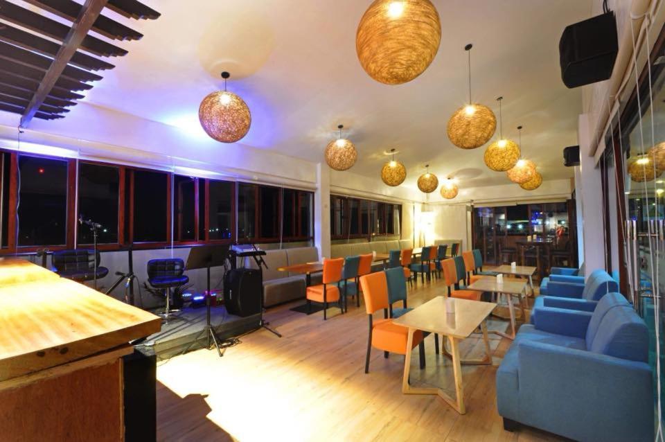 Baypark Hotel Calbayog Buitenkant foto